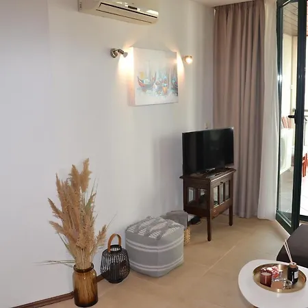Apartment Port